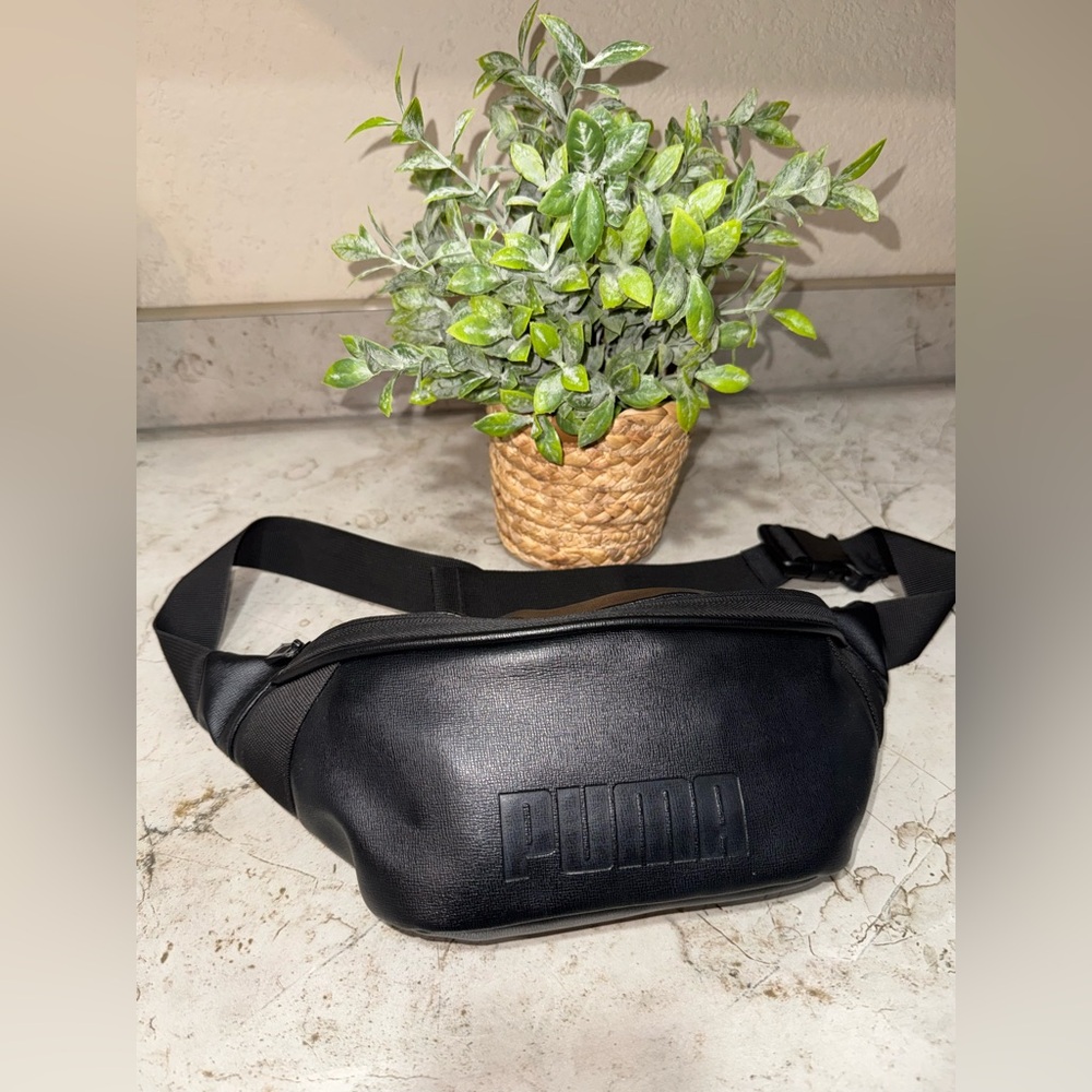 PUMA Black Belt Bag